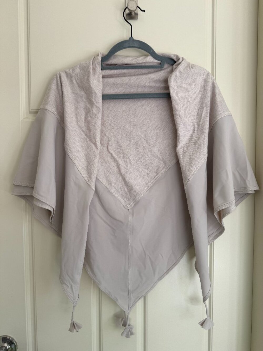 Lululemon Surf's Up Scarf in colour Dune New! RARE!